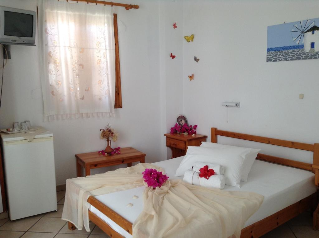 Arian Hotel Párosz Kültér fotó