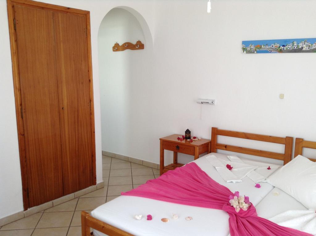 Arian Hotel Párosz Kültér fotó